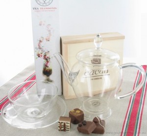 unique-gifts-for-her-tea-and-chocolates