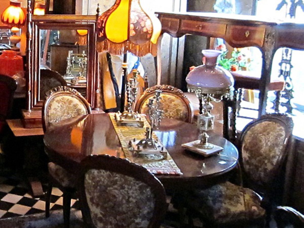 Few Reasons Why You Should Take Proper Care Of Your Antiques Reasonsto Com Au