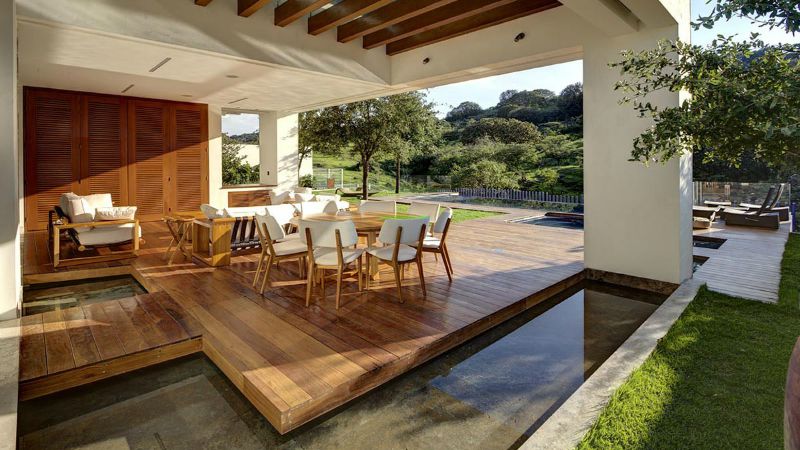 outdoor-features