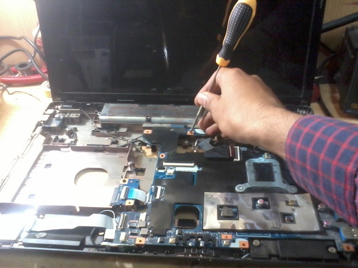 laptop service