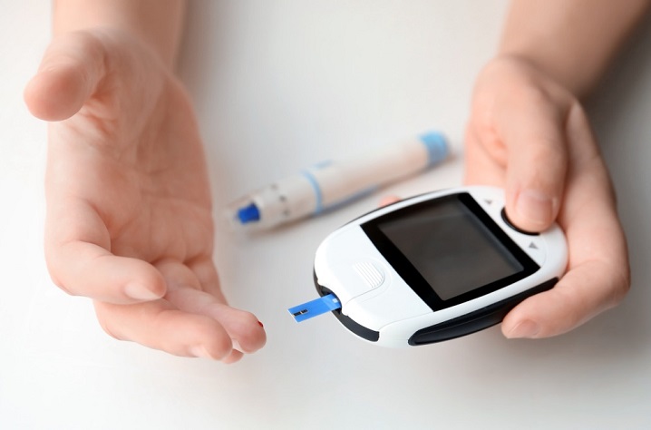 blood-glucose-meter