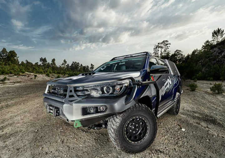 hilux bull bars