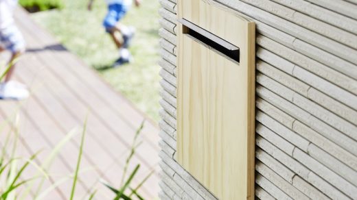 Fence letterbox